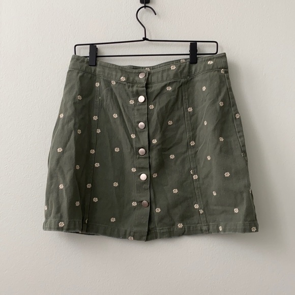 Embroidered mini skirt - Picture 1 of 3